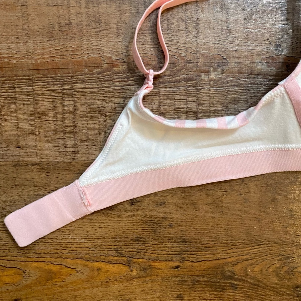 Victoria’s Secret 🤫 Bra 32B ❤️ - Picture 3 of 3